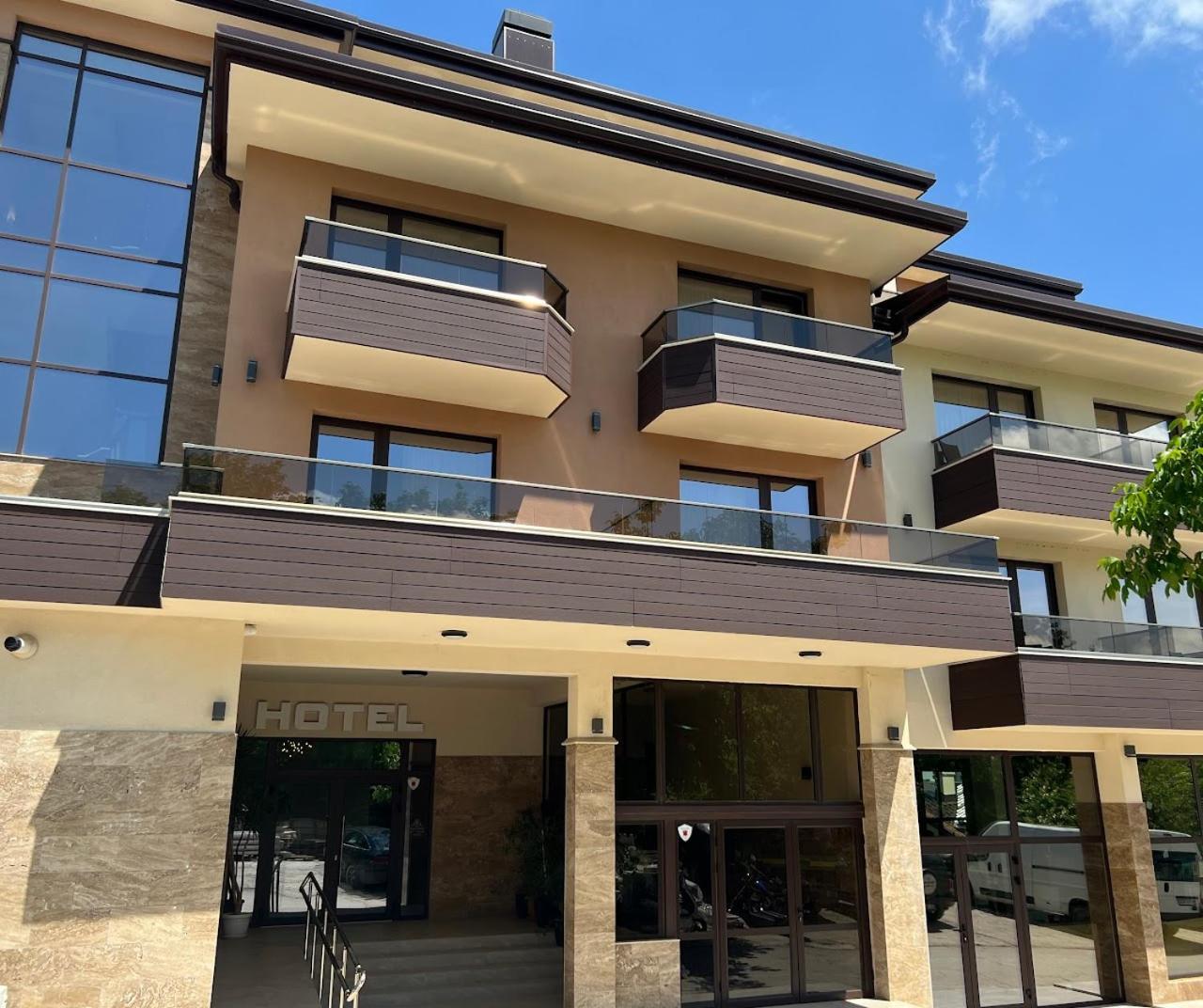 Комплекс Бабенец Hotell Gorna Oryakhovitsa Exteriör bild