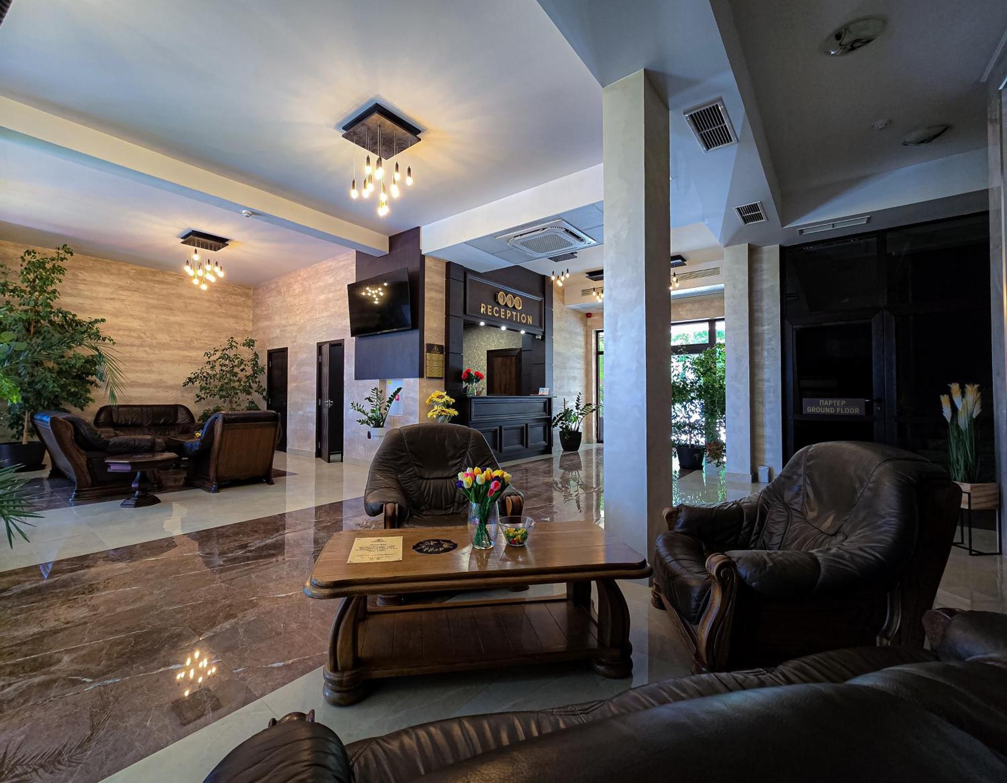 Комплекс Бабенец Hotell Gorna Oryakhovitsa Exteriör bild